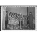 Il coro musicale canta in occasione della festa di San Vito e Modesto, Caserma Passalacqua, Tortona, 1956